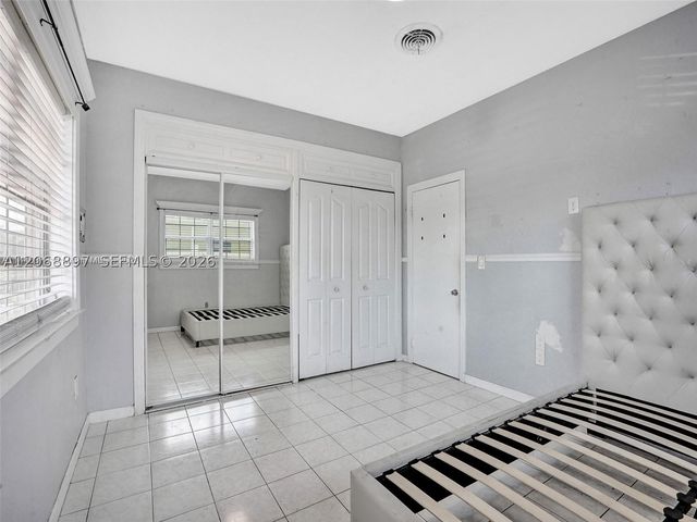 1161 NE 202nd St, Miami, FL 33179