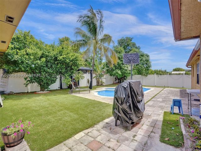 1161 NE 202nd St, Miami, FL 33179