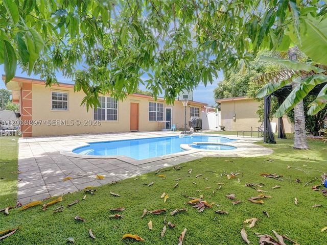 1161 NE 202nd St, Miami, FL 33179