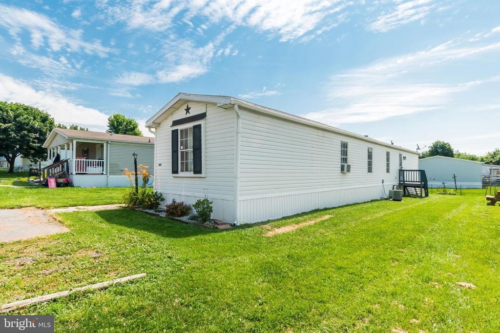 803 ROYAL CREST DRIVE, Martinsburg, WV 25401