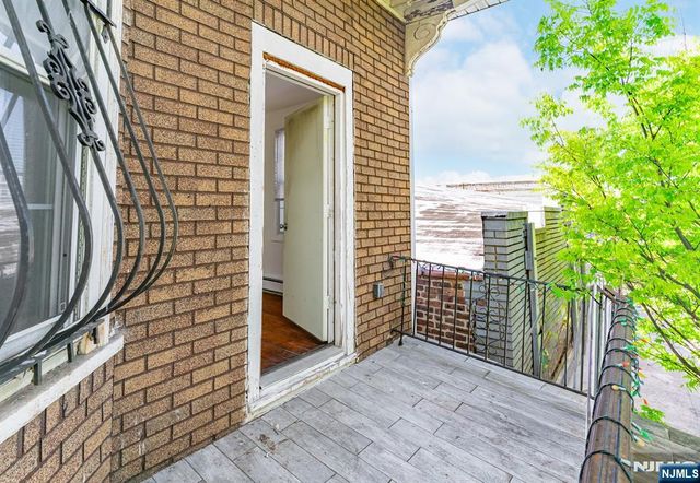 196 Sussex Avenue, Newark, NJ 07103