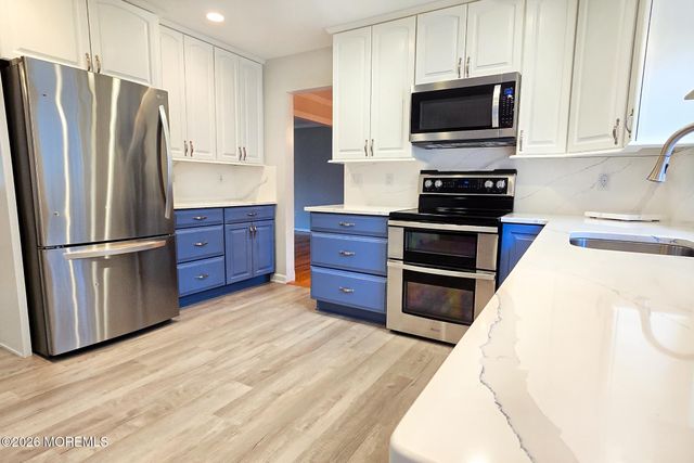 891 Derry Drive, Toms River, NJ 08753