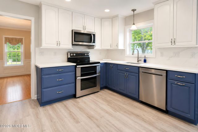 891 Derry Drive, Toms River, NJ 08753