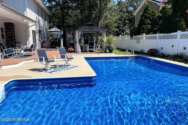 891 Derry Drive, Toms River, NJ 08753