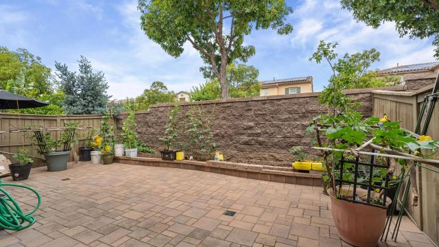 8522 Old Stonefield Chase, San Diego, CA 92127