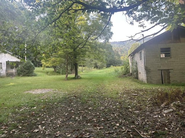191 NW Roach Cove Road, Hayesville, NC 28904