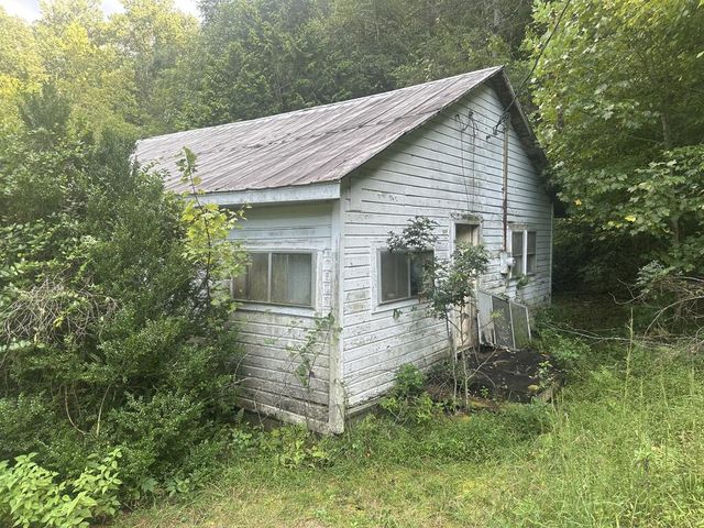 191 NW Roach Cove Road, Hayesville, NC 28904