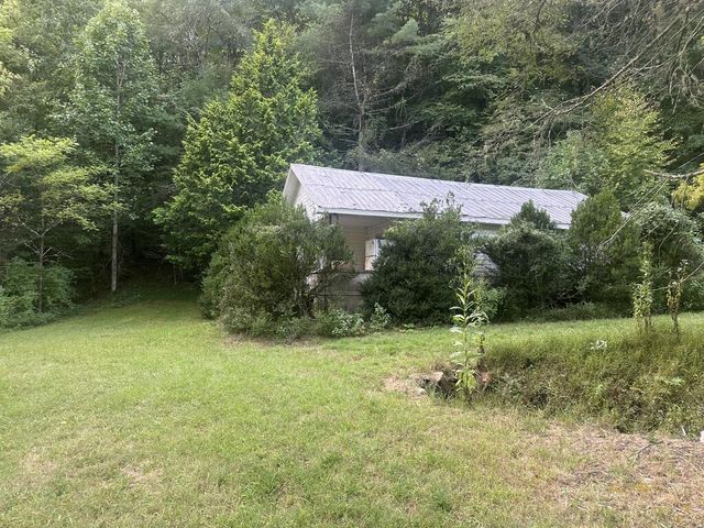 191 NW Roach Cove Road, Hayesville, NC 28904