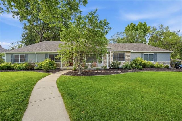 9012 Cherokee Lane, Leawood, KS 66206