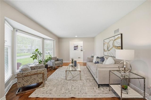9012 Cherokee Lane, Leawood, KS 66206
