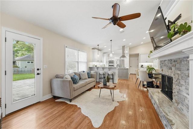 9012 Cherokee Lane, Leawood, KS 66206