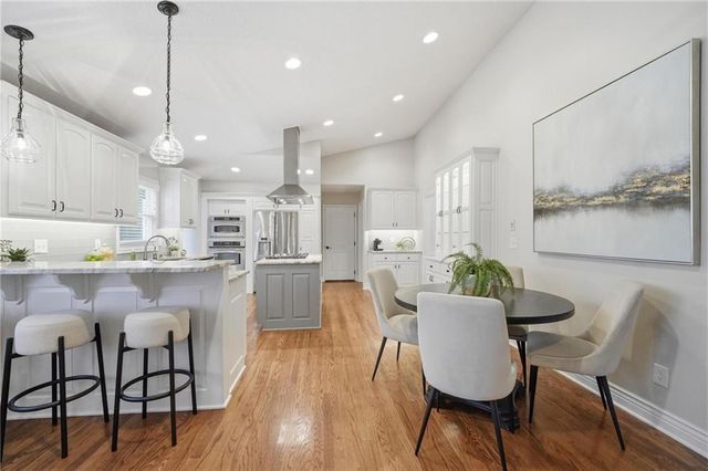 9012 Cherokee Lane, Leawood, KS 66206