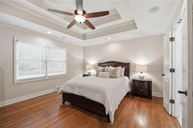 9012 Cherokee Lane, Leawood, KS 66206