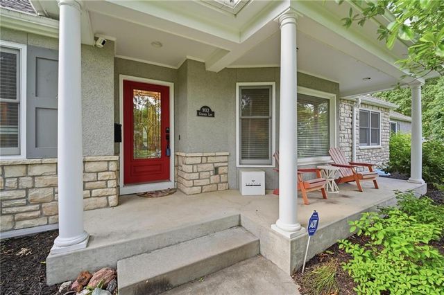 9012 Cherokee Lane, Leawood, KS 66206