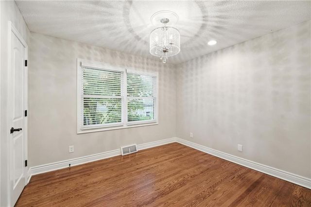 9012 Cherokee Lane, Leawood, KS 66206