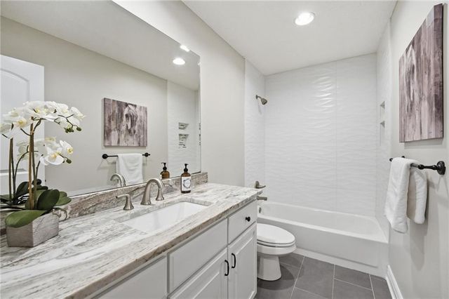 9012 Cherokee Lane, Leawood, KS 66206
