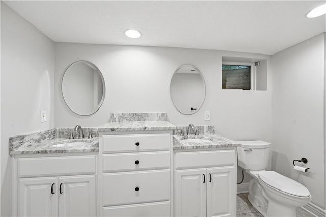 9012 Cherokee Lane, Leawood, KS 66206