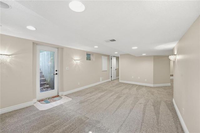 9012 Cherokee Lane, Leawood, KS 66206