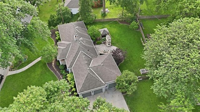 9012 Cherokee Lane, Leawood, KS 66206