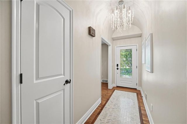 9012 Cherokee Lane, Leawood, KS 66206