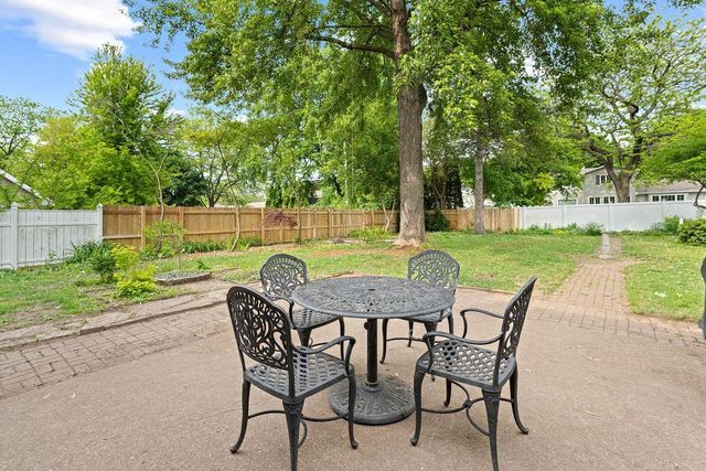 1123 S PARK AVENUE, Neenah, WI 54956