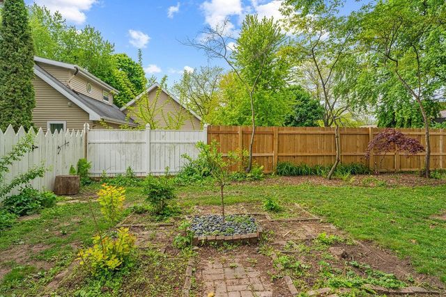 1123 S PARK AVENUE, Neenah, WI 54956