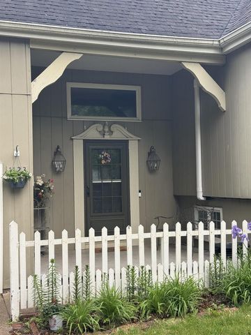 1123 S PARK AVENUE, Neenah, WI 54956