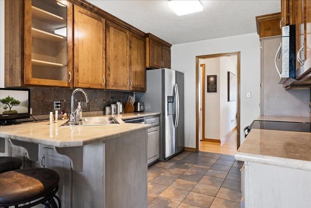 2041 W Buena Vista Street, Springfield, MO 65810