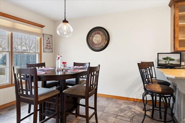 2041 W Buena Vista Street, Springfield, MO 65810