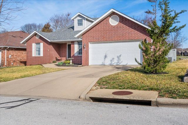2041 W Buena Vista Street, Springfield, MO 65810