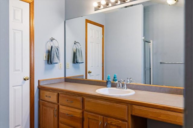 2041 W Buena Vista Street, Springfield, MO 65810