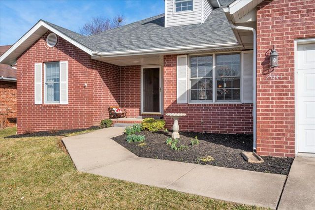 2041 W Buena Vista Street, Springfield, MO 65810