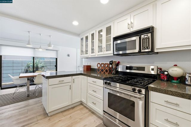 45644 Indian Wells Ln, Indian Wells, CA 92210