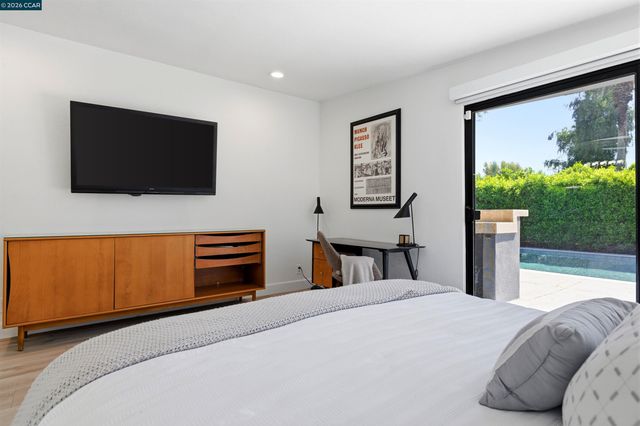 45644 Indian Wells Ln, Indian Wells, CA 92210