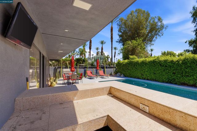 45644 Indian Wells Ln, Indian Wells, CA 92210