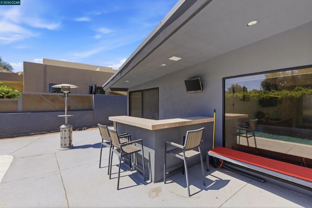 45644 Indian Wells Ln, Indian Wells, CA 92210