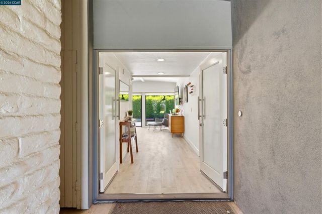 45644 Indian Wells Ln, Indian Wells, CA 92210