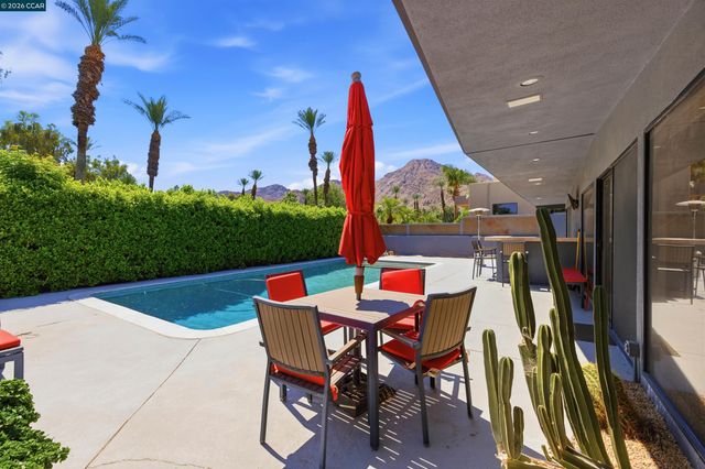 45644 Indian Wells Ln, Indian Wells, CA 92210
