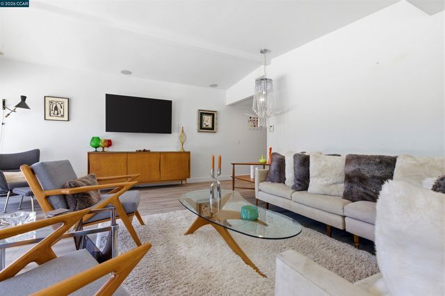 45644 Indian Wells Ln, Indian Wells, CA 92210