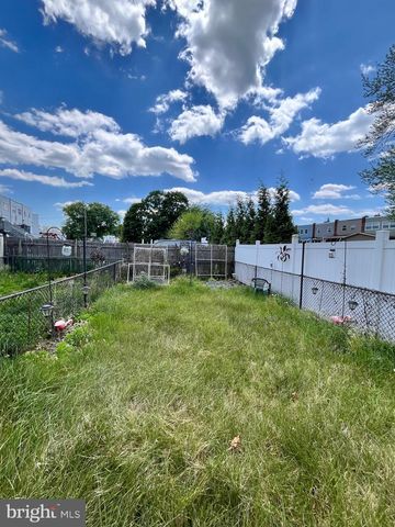 12215 SWEET BRIAR RD, Philadelphia, PA 19154
