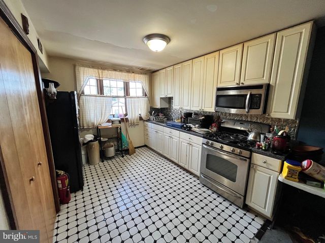 12215 SWEET BRIAR RD, Philadelphia, PA 19154