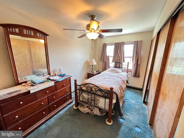 12215 SWEET BRIAR RD, Philadelphia, PA 19154