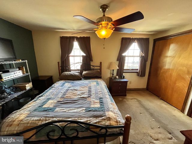 12215 SWEET BRIAR RD, Philadelphia, PA 19154