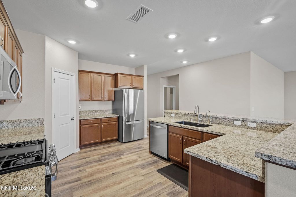 Image 10 of property listing at 556 Beckwourth Drive, Reno, NV 89506