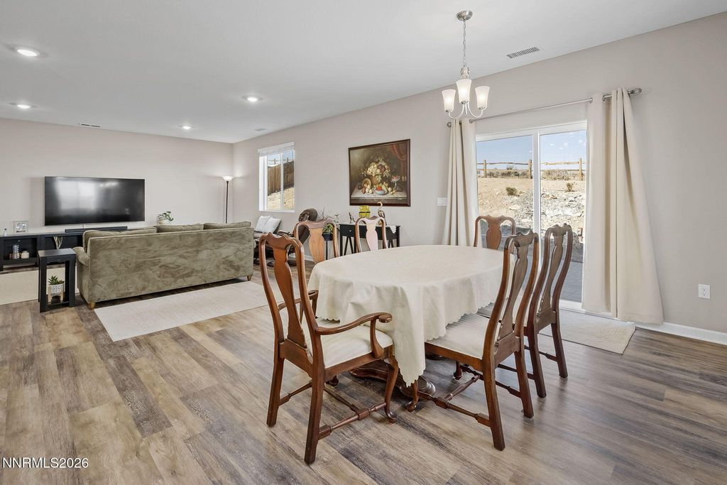 Image 13 of property listing at 556 Beckwourth Drive, Reno, NV 89506