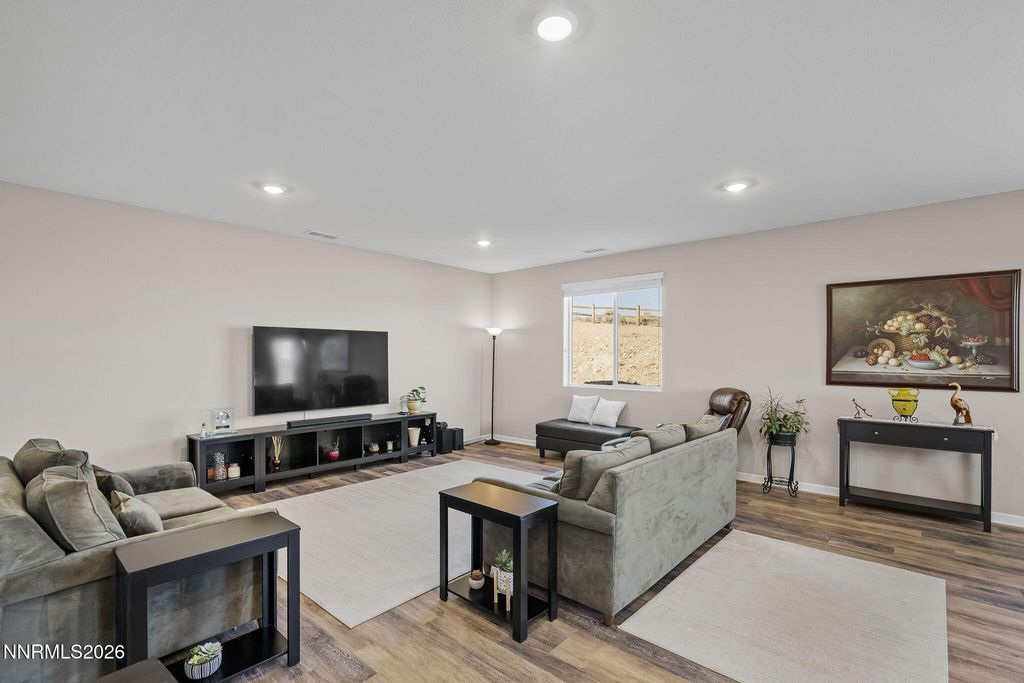 Image 4 of property listing at 556 Beckwourth Drive, Reno, NV 89506