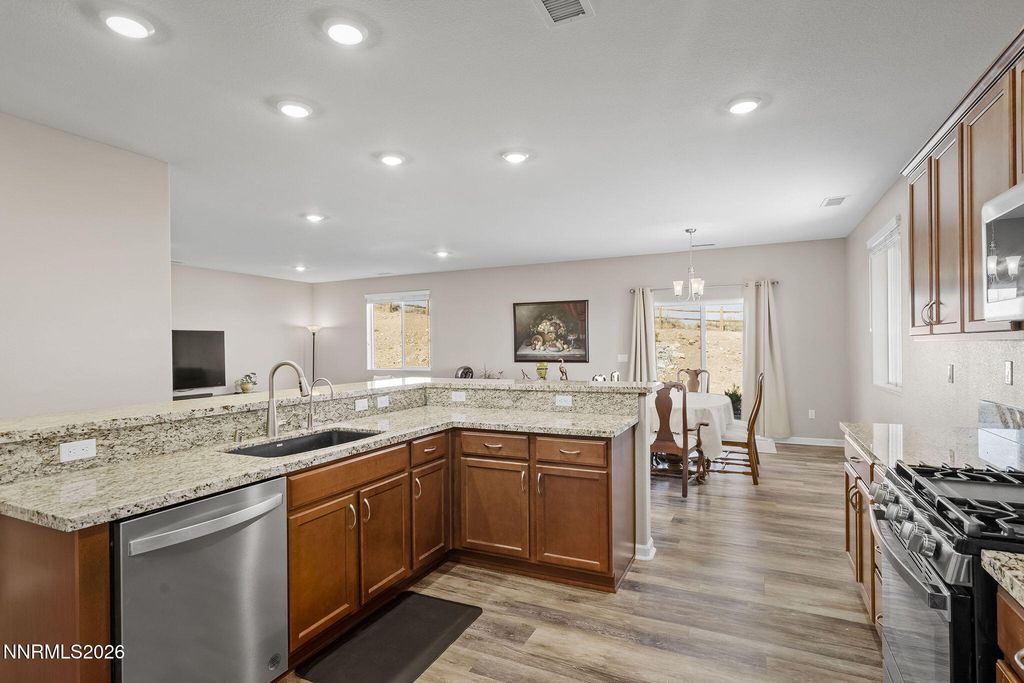 Image 9 of property listing at 556 Beckwourth Drive, Reno, NV 89506