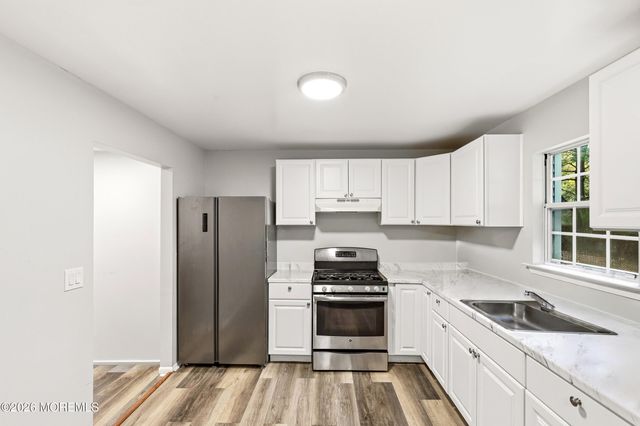 572 Davids Court, Lakewood, NJ 08701
