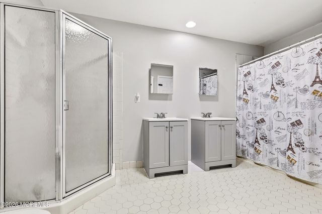 572 Davids Court, Lakewood, NJ 08701