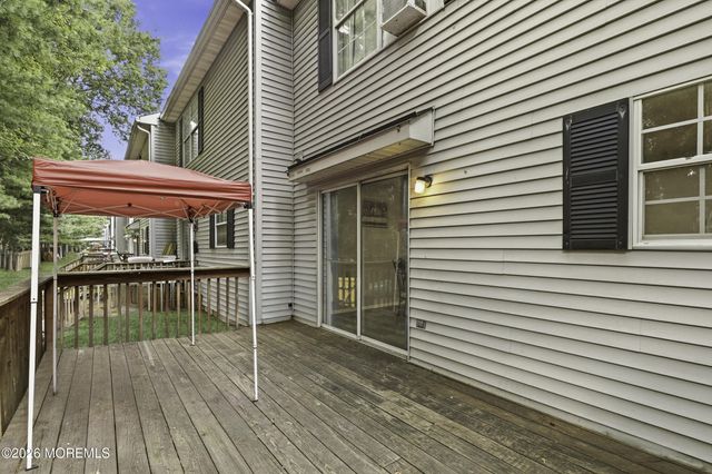 572 Davids Court, Lakewood, NJ 08701